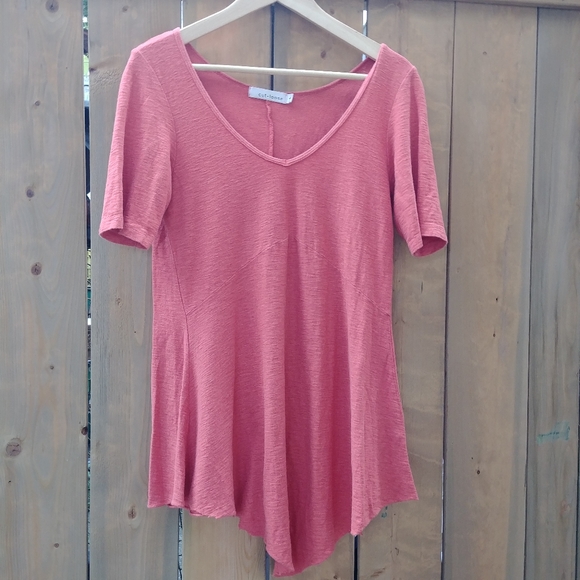 Soft Cotton Linen High-Low Top - Picture 1 of 5